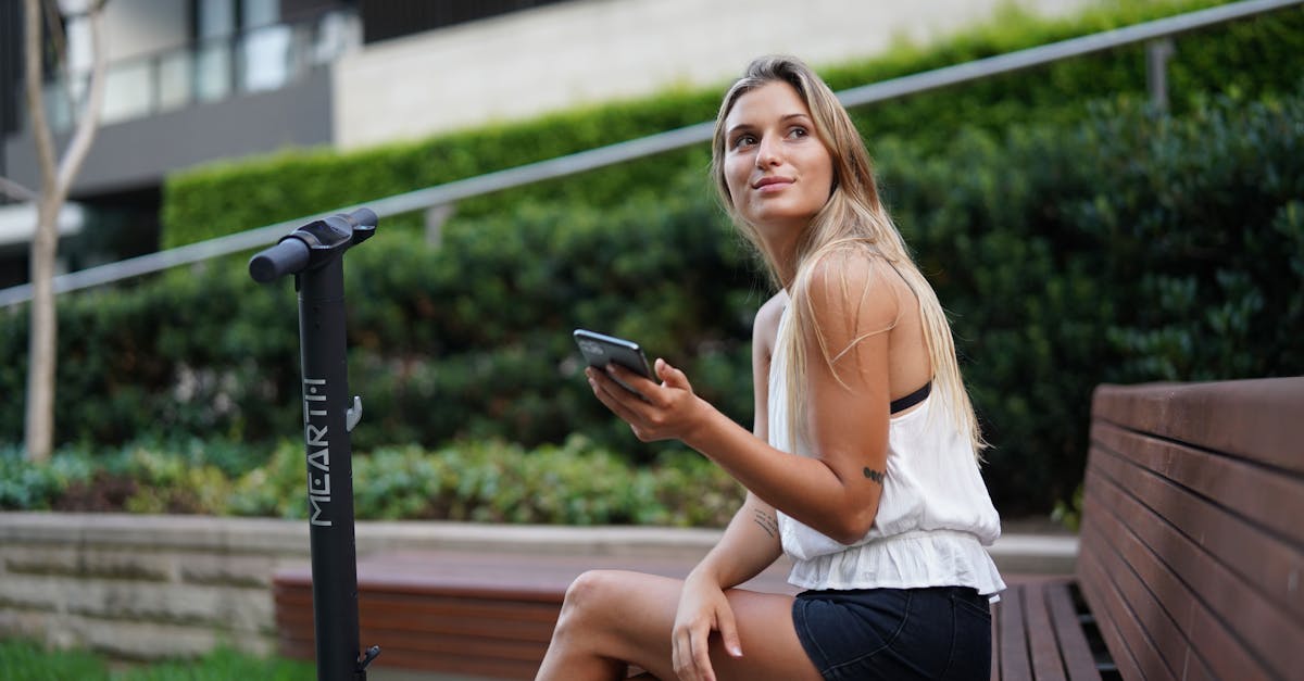 découvrez notre sélection de trottinettes électriques : écologiques, pratiques et ludiques, elles vous accompagnent au quotidien pour des déplacements en toute simplicité.