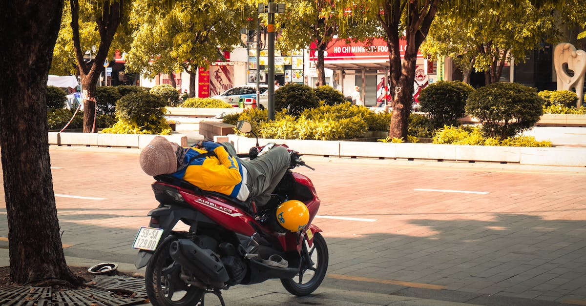 assurez votre moto en toute sérénité avec notre assurance moto complète. profitez de garanties adaptées à vos besoins, d'une assistance 24/7 et de tarifs compétitifs pour circuler en toute sécurité. obtenez votre devis personnalisé dès maintenant !