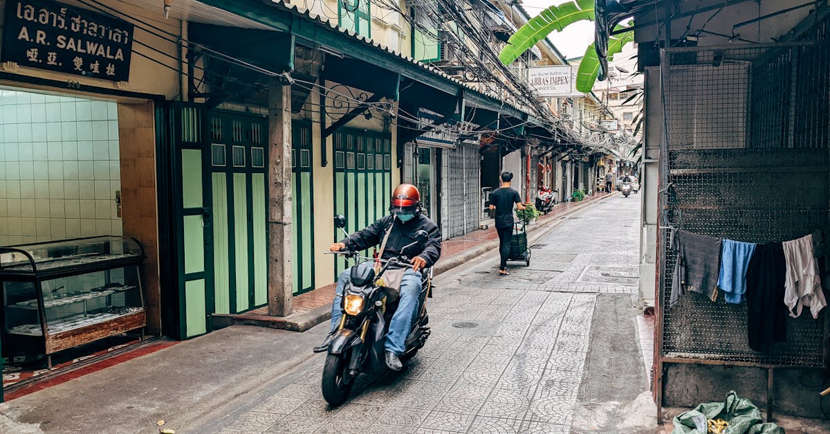 comparez les assurances motos en un seul clic ! trouvez la couverture idéale pour votre deux-roues avec des tarifs compétitifs et des garanties adaptées à vos besoins. économisez sur votre prime d'assurance et circulez l'esprit tranquille.