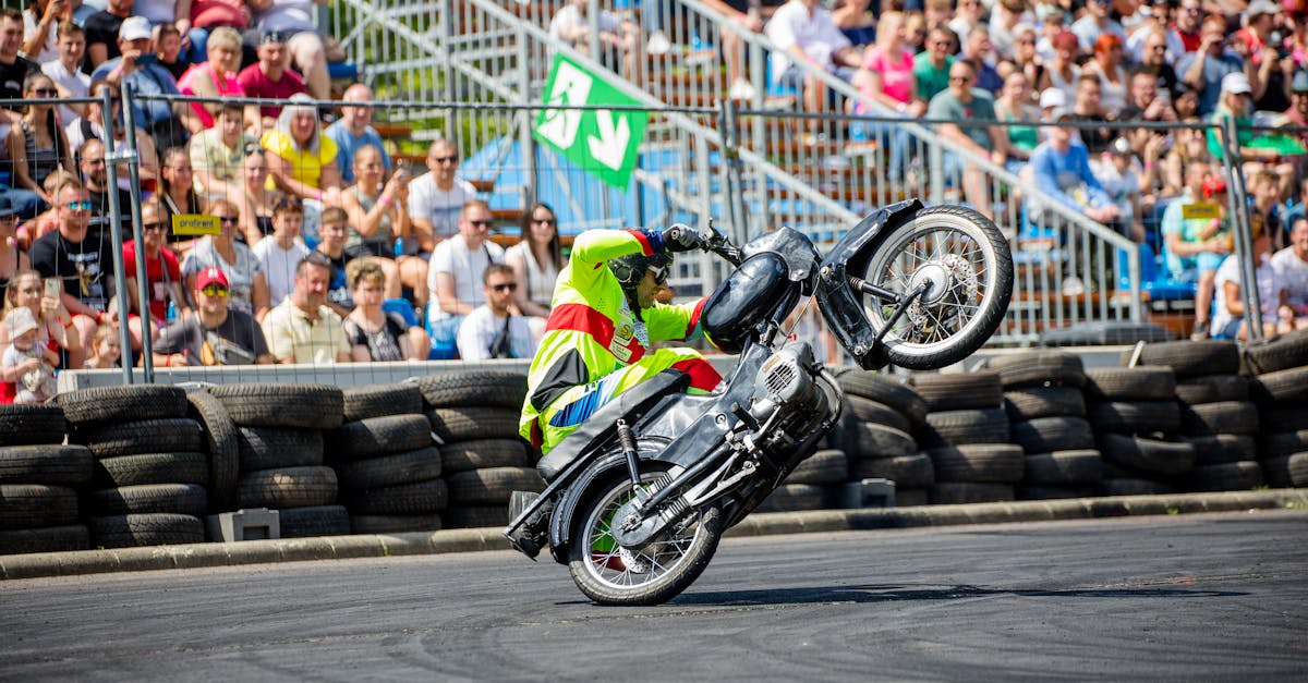 découvrez notre simulateur d'assurance moto et comparez facilement les offres pour trouver la couverture idéale adaptée à vos besoins. obtenez des devis instantanés et optimisez vos économies tout en assurant votre sécurité sur la route.