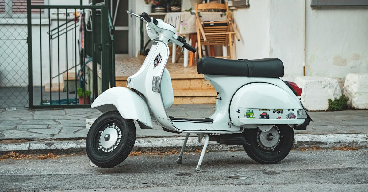 comparez les assurances pour scooters afin de trouver la couverture idéale au meilleur prix. découvrez les différentes options disponibles et faites le choix qui correspond à vos besoins.