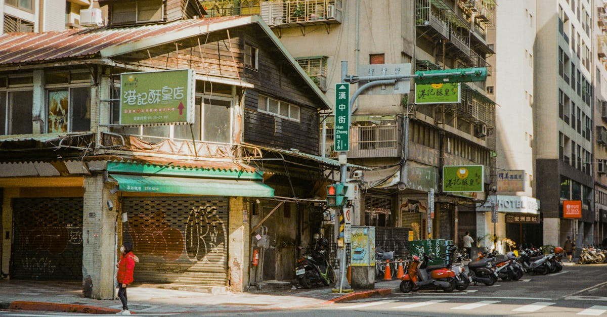 découvrez nos solutions d'assurance pour motos adaptées à vos besoins. protégez votre véhicule et roulez en toute sérénité avec une couverture complète et des options personnalisées. obtenez un devis en ligne dès aujourd'hui et profitez de tarifs compétitifs.