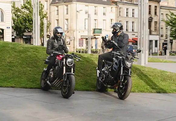 découvrez comment choisir l'assurance moto idéale pour protéger votre véhicule tout en respectant votre budget. comparez les offres, comprenez les garanties indispensables et faites le meilleur choix pour votre sécurité sur la route.