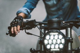 découvrez notre assurance moto économique, conçue pour protéger votre véhicule tout en respectant votre budget. profitez de garanties adaptées à vos besoins, d'un service client réactif et d'une souscription facile en ligne.