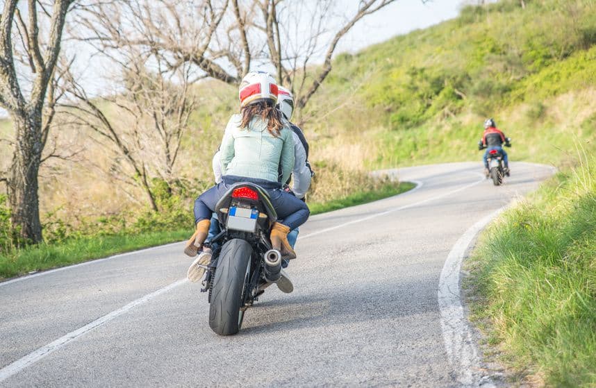 découvrez notre guide complet sur l'assurance scooter avec amv. trouvez les meilleures options pour protéger votre deux-roues, comparez les tarifs et les garanties, et profitez de conseils pour choisir la couverture adaptée à vos besoins.