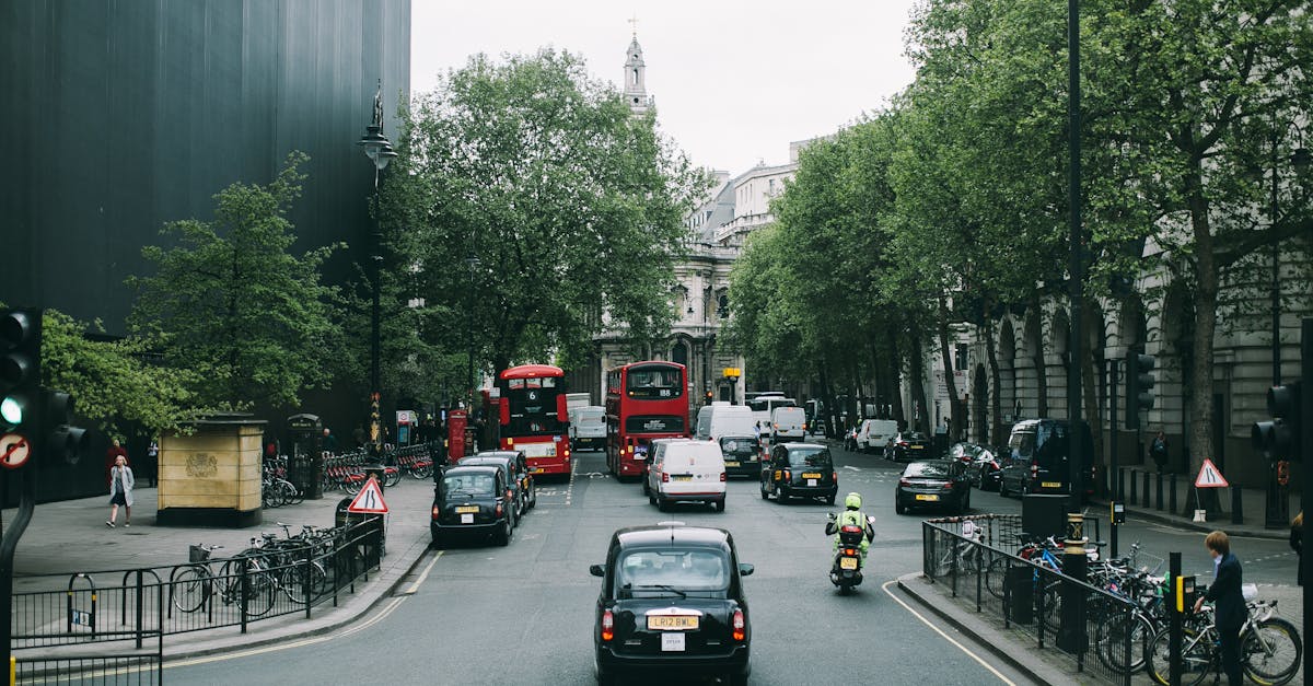 découvrez notre assurance moto adaptée à vos besoins, offrant une protection complète et des tarifs compétitifs. protégez votre véhicule tout en circulant en toute sérénité.