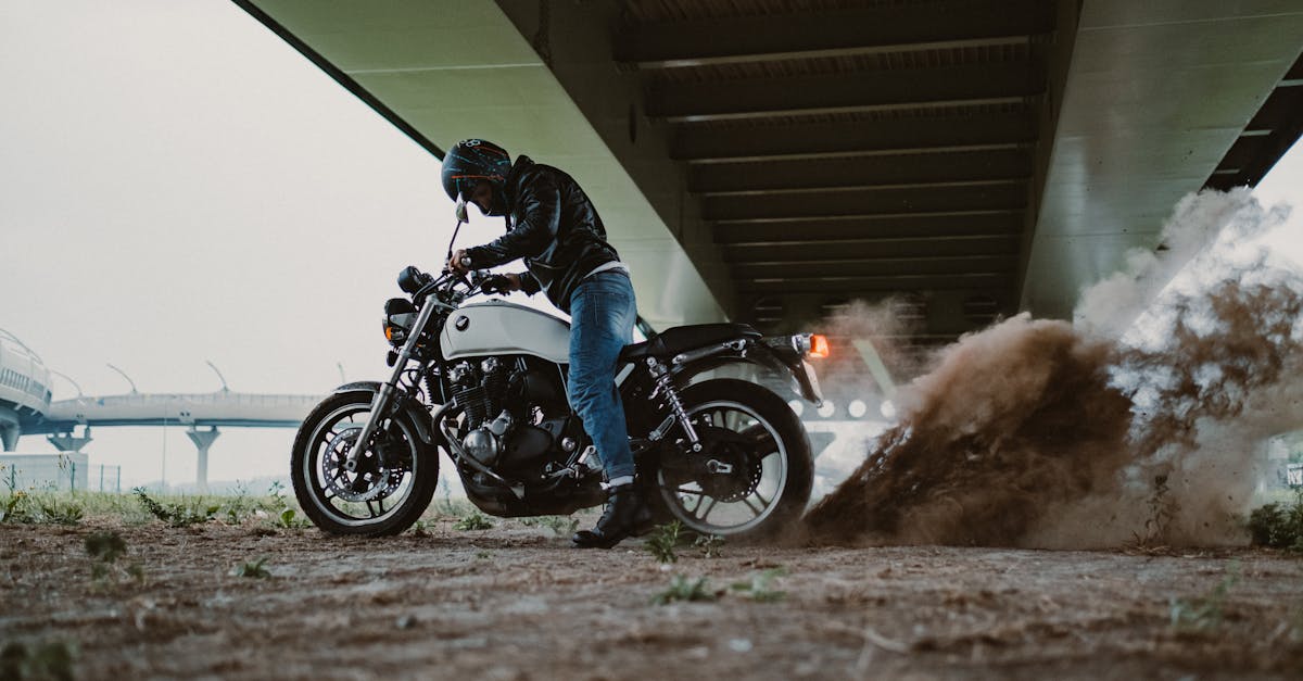 découvrez notre assurance moto adaptée à vos besoins. protégez votre moto et profitez de tarifs compétitifs, d'une couverture complète et d'un service client réactif. obtenez un devis en ligne et roulez en toute sérénité.