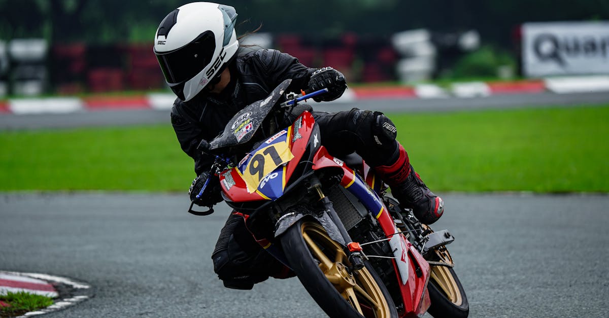 assurez votre moto avec notre assurance sur mesure. bénéficiez d'une couverture étendue, d'un service client exceptionnel et de tarifs compétitifs. protégez votre passion en toute sérénité.