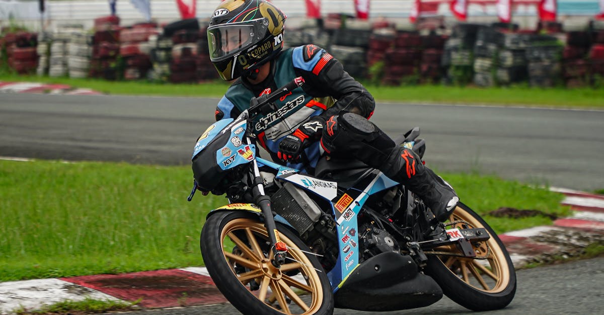 découvrez notre guide complet sur l'assurance moto, vous aidant à choisir la couverture idéale pour votre véhicule. protégez-vous et votre moto avec des conseils d'experts et des options adaptées à vos besoins.