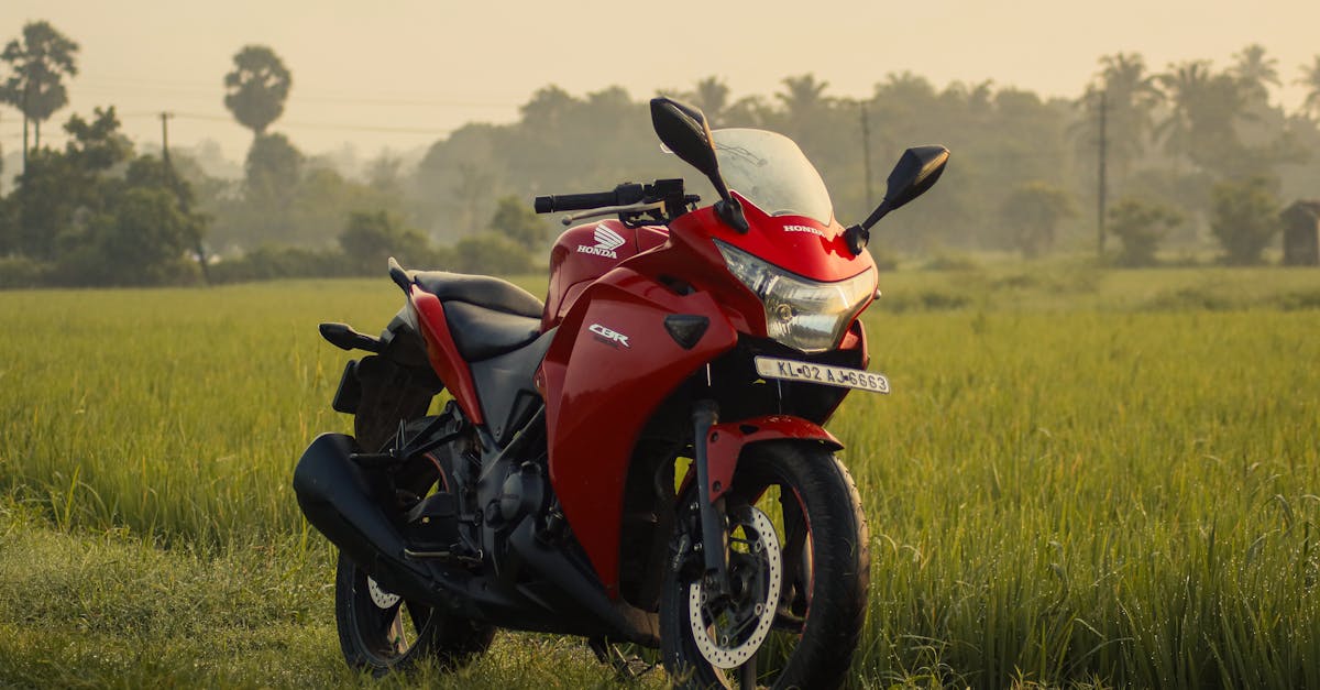 découvrez notre guide complet sur l'assurance moto, conçu pour vous aider à choisir la couverture idéale pour votre véhicule. protégez-vous et votre moto contre les imprévus avec des conseils et des comparaisons d'offres adaptées à vos besoins.