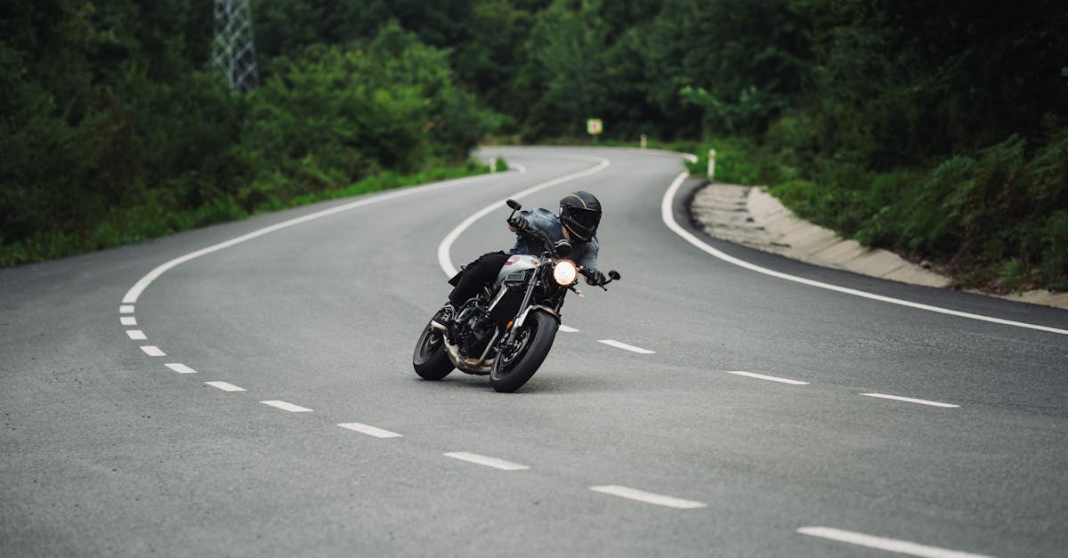 découvrez tout ce qu'il faut savoir sur les coûts de l'assurance moto. comparez les tarifs, les couvertures et trouvez l'assurance qui convient le mieux à votre budget et à vos besoins.