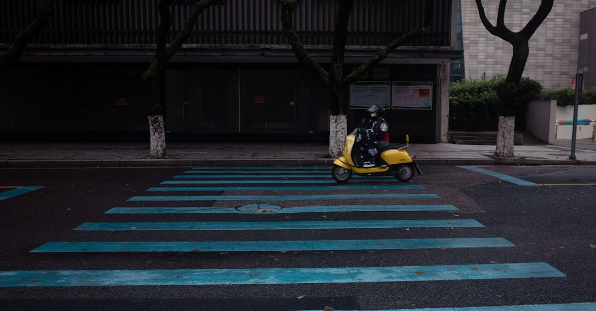 assurez votre moto avec notre offre d'assurance moto complète et adaptée à vos besoins. profitez d'une couverture fiable, d'un service client réactif et de tarifs compétitifs pour rouler en toute sérénité.