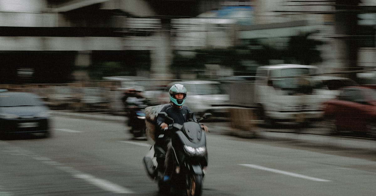 découvrez notre assurance motos adaptée à vos besoins. protégez votre véhicule avec des couvertures complètes et des tarifs compétitifs. roulez en toute sérénité avec notre assistance et nos services personnalisés.