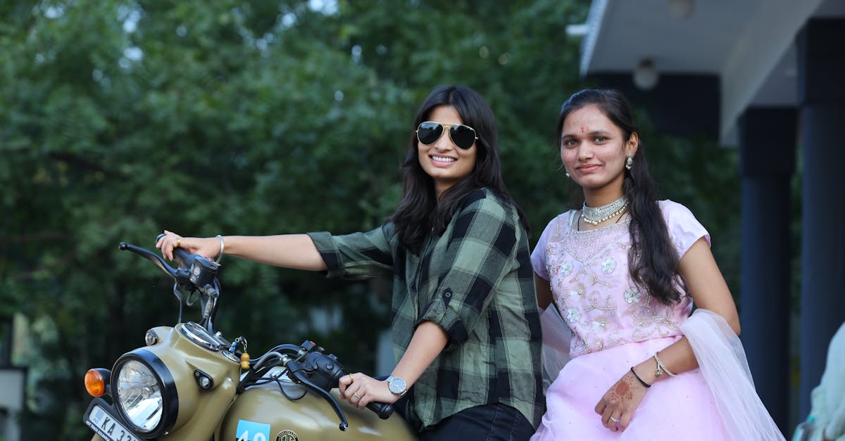 découvrez nos solutions d'assurance moto adaptées à tous les types de motards. protégez votre véhicule avec des garanties complètes et un service client à l'écoute. obtenez un devis personnalisé et roulez en toute sérénité!