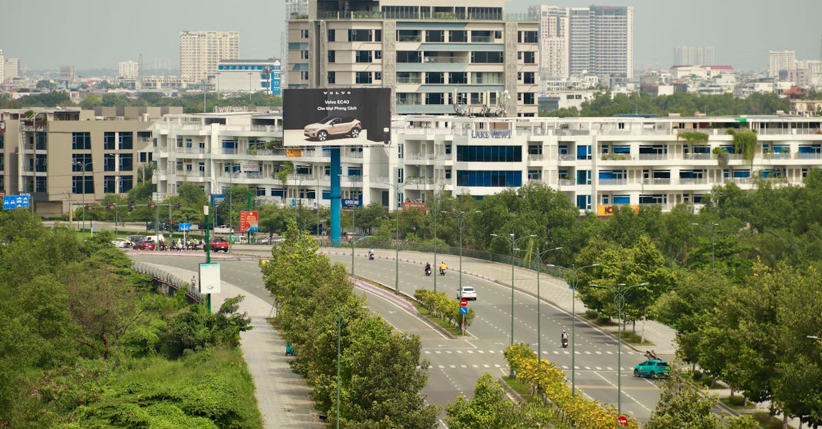 découvrez les coûts de l'assurance moto et comparez les tarifs pour trouver la meilleure couverture adaptée à vos besoins. protégez votre véhicule tout en maîtrisant votre budget grâce à nos conseils et astuces sur les assurances motos.