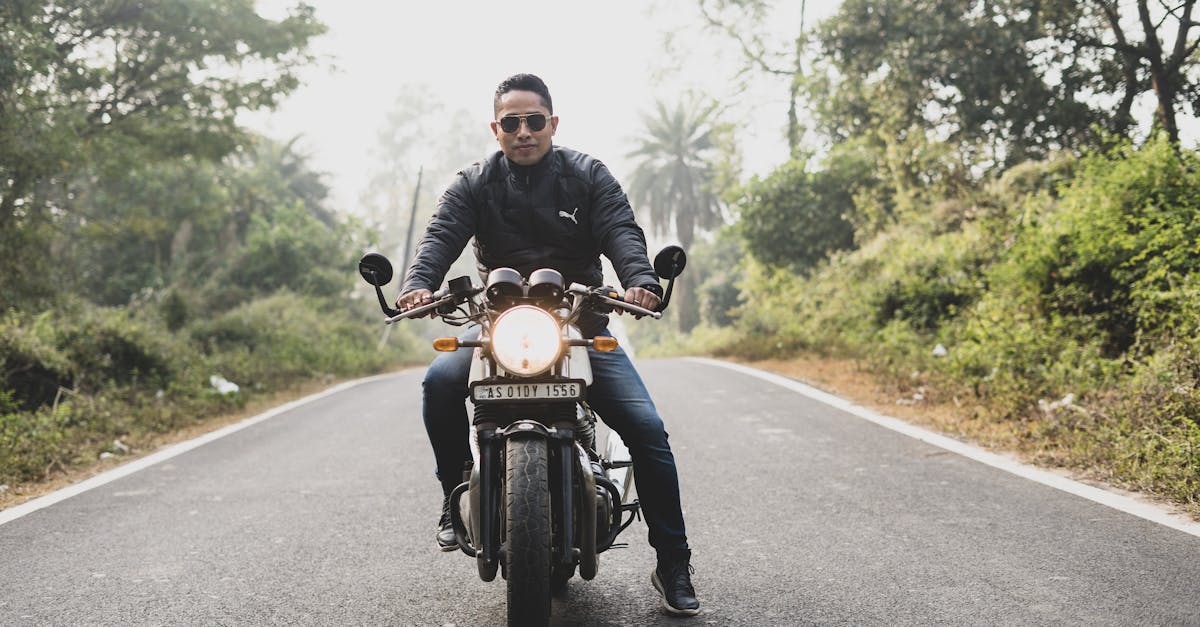 découvrez les coûts associés à l'obtention d'un permis de moto en france. informez-vous sur les frais d'inscription, les cours de conduite, et les examens nécessaires pour rouler en toute légalité.