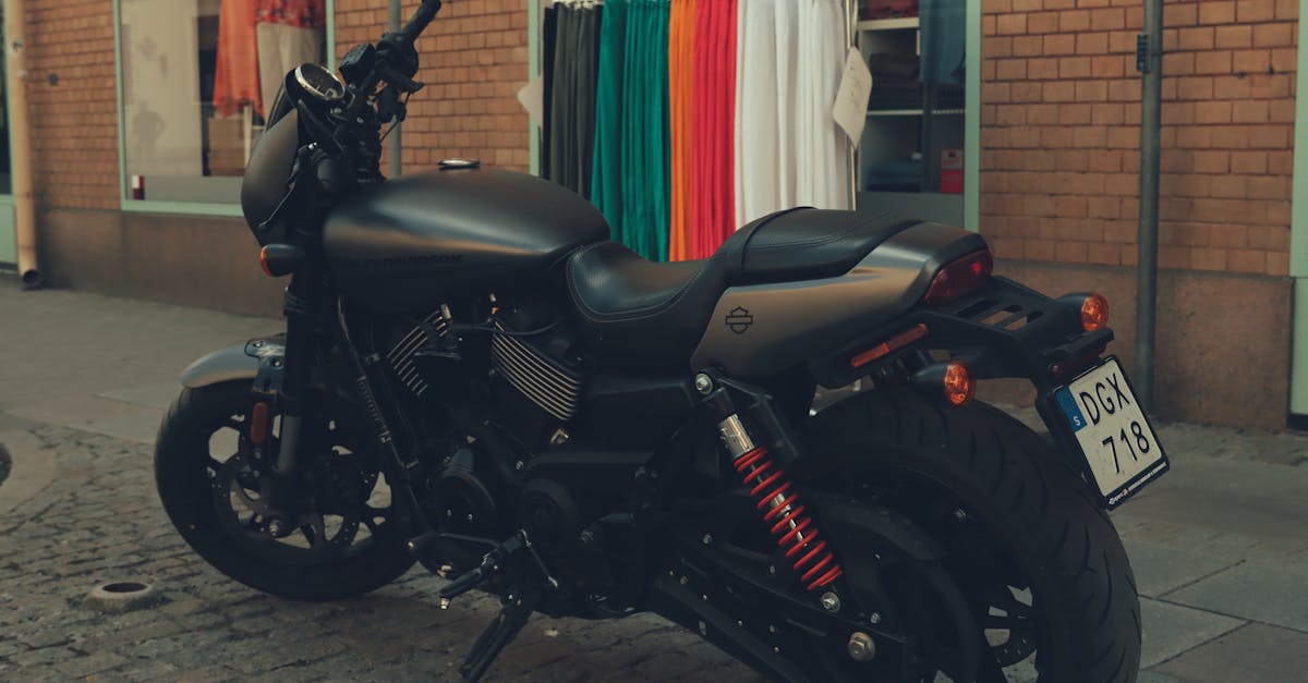 découvrez le coût d'obtention d'un permis de conduire moto en france. informez-vous sur les frais liés aux formations, aux examens et aux documents nécessaires pour devenir motard.