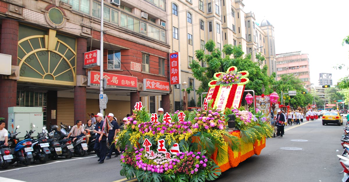 découvrez l'art de la gravure sur moto et personnalisez votre véhicule avec des designs uniques qui reflètent votre personnalité. transformez votre moto en une œuvre d'art grâce à notre expertise en gravure spécialisée.