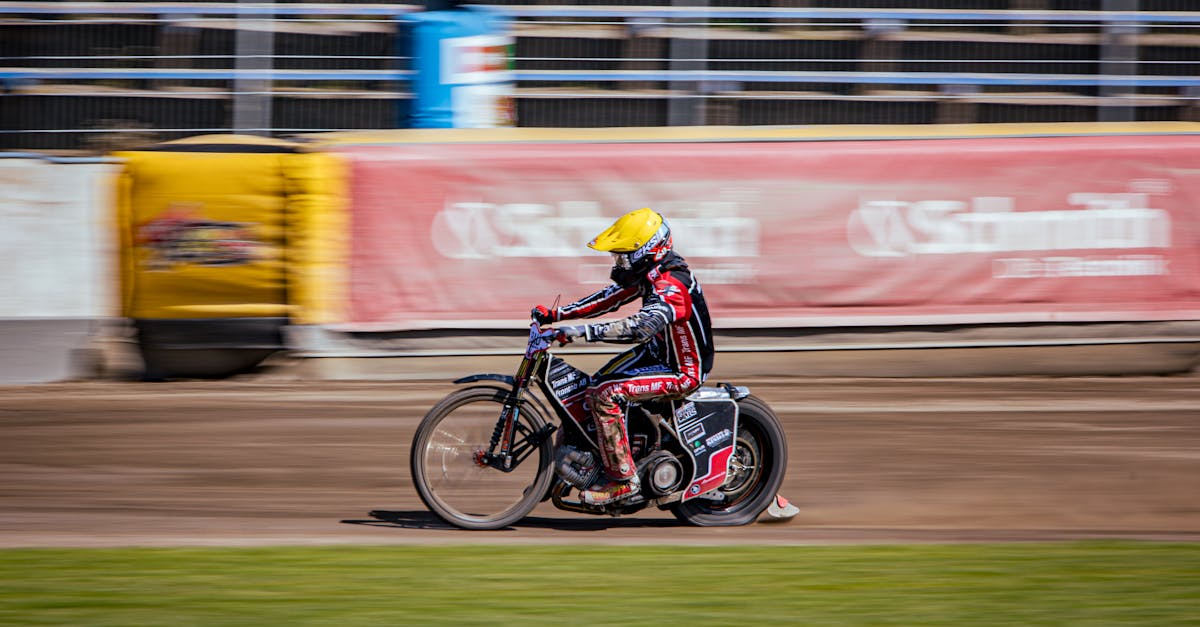 découvrez notre scooter puissant à trois roues, alliant performance et stabilité pour une conduite en toute sécurité. idéal pour vos déplacements urbains ou vos escapades, ce scooter vous offre confort et maniabilité, même dans les zones les plus encombrées.