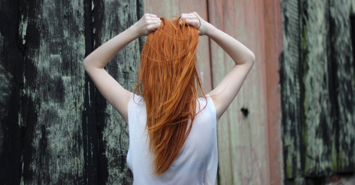 découvrez l'univers fascinant des cheveux roux, des conseils pour les entretenir, des astuces de mise en valeur et des inspirations de coiffures. sublimez votre beauté avec cette couleur rare et captivante.