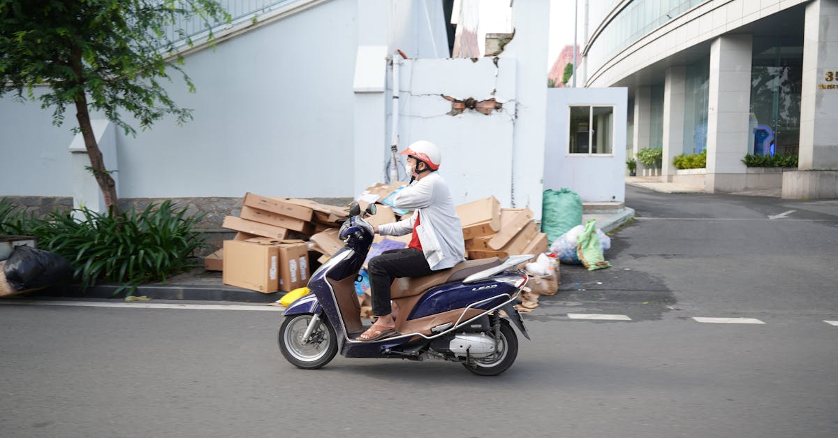 découvrez nos offres d'assurance scooter adaptées à vos besoins. protégez votre deux-roues avec des garanties complètes et des tarifs compétitifs. obtenez un devis en ligne rapide et simple pour rouler en toute sérénité.