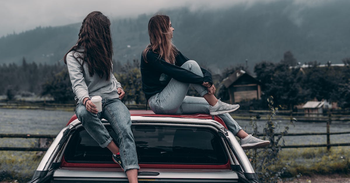 découvrez les tarifs d'assurance auto pour les jeunes conducteurs. obtenez des conseils pour réduire vos coûts et comparez les offres pour bénéficier d'une protection adaptée à votre budget.