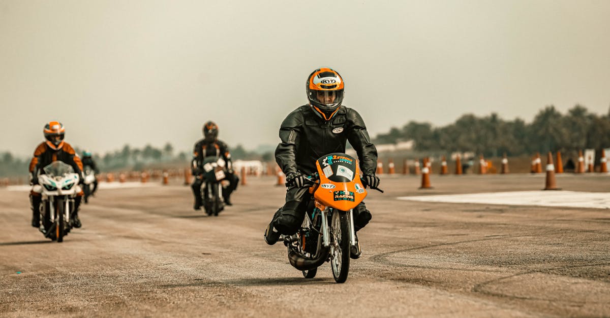 découvrez notre assurance moto adaptée à vos besoins ! protégez votre deux-roues avec des garanties complètes et des tarifs compétitifs. roulez en toute sérénité grâce à notre couverture sur mesure.