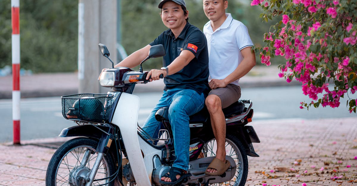 protégez votre moto avec une assurance adaptée à vos besoins. découvrez nos offres compétitives d'assurance moto, incluant une couverture complète, une assistance route et des tarifs personnalisés. conduisez l'esprit tranquille.