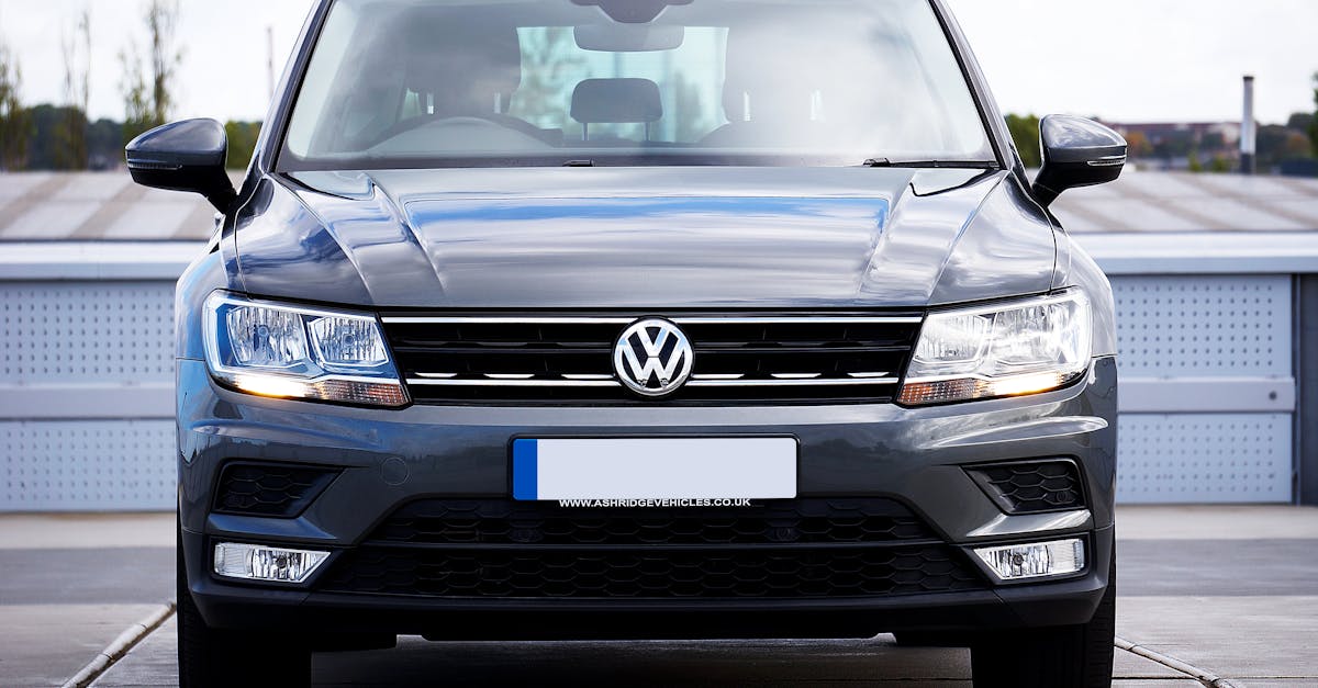 découvrez le volkswagen tiguan, un suv alliant confort, performance et technologie avancée. idéal pour les familles et les aventuriers, le tiguan offre un espace généreux, des fonctionnalités de sécurité modernes et une conduite agréable sur tous les terrains.