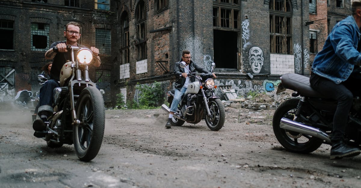 découvrez notre sélection de motos a2 adaptées aux nouveaux motards. performantes, sécurisées et stylées, nos motos répondent aux exigences du permis a2. parfaites pour conquérir la route en toute confiance!