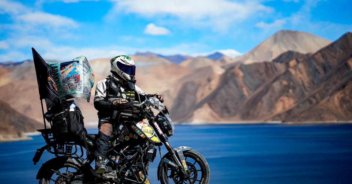 découvrez l'univers palpitant du grand prix de moto, une compétition emblématique qui regroupe les meilleurs pilotes du monde. suivez les courses, les performances et les détails des événements qui font battre le cœur des passionnés de moto. ne manquez pas l'occasion de plonger dans cet événement plein d'adrénaline et de vitesse.