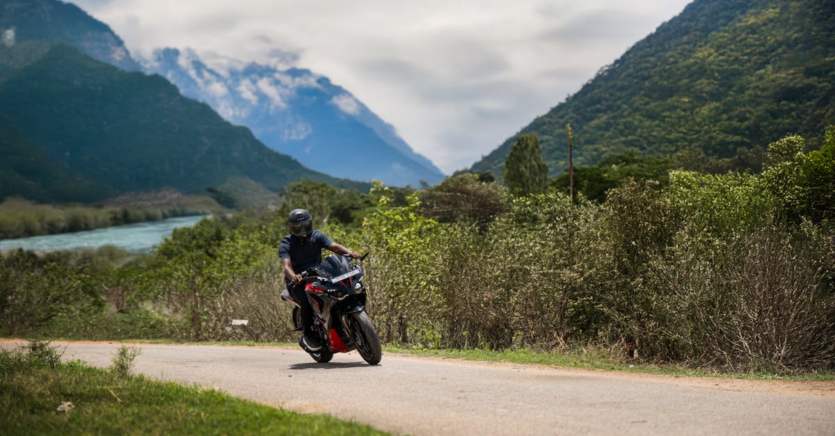 assurez votre moto avec confiance grâce à nos offres d'assurance moto parfaitement adaptées. profitez d'une protection optimale, de tarifs compétitifs et d'un service client à votre écoute pour rouler sereinement sur les routes.