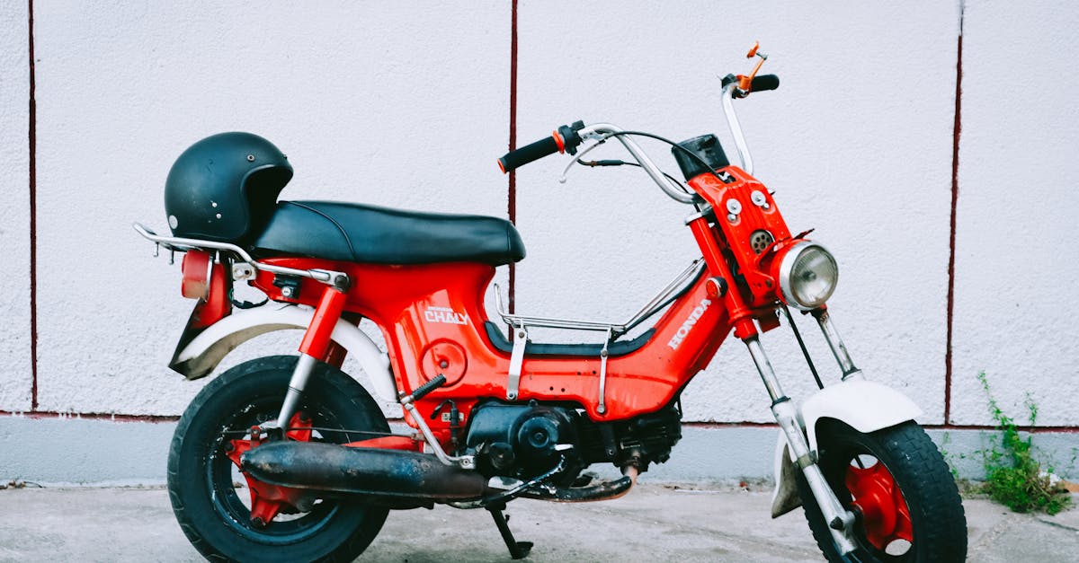 découvrez la honda cb125x, la moto idéale pour les amateurs de balades en ville et d'aventures sur route. avec son design élégant, sa maniabilité exceptionnelle et sa performance fiable, la cb125x offre une expérience de conduite inégalée. parfaite pour les débutants et les pilotes expérimentés, elle allie confort et style pour des excursions mémorables.