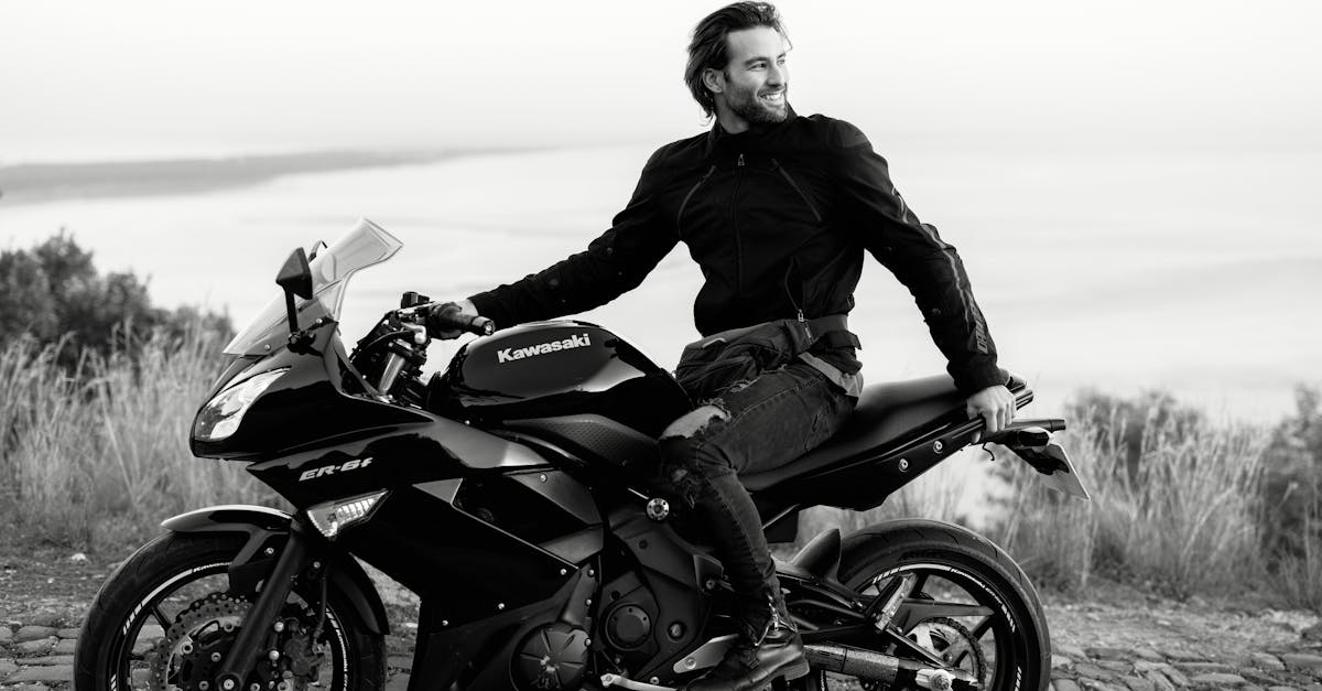 découvrez la kawasaki z650, une moto agile et performante qui allie puissance et style. avec son moteur d'une cylindrée de 649 cm³ et son design moderne, la z650 est idéale pour les motards en quête d'une expérience de conduite dynamique et agréable. parfaite pour la ville comme pour les balades sur route, elle offre un confort inégalé et une maniabilité exceptionnelle.