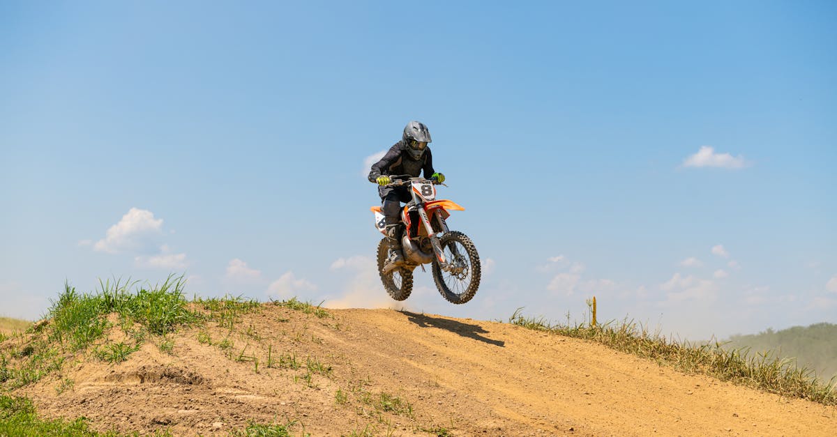 explorez le monde passionnant du motocyclisme, découvrez des conseils sur la conduite, les équipements essentiels, et les meilleures destinations pour vivre des aventures inoubliables sur deux roues.